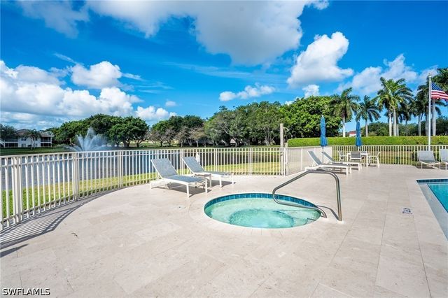 1896 Seville BLVD 1711, Naples, FL 34109