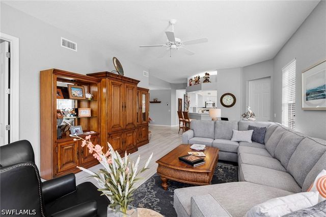 1896 Seville BLVD 1711, Naples, FL 34109