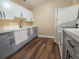 2010 NW 70th St, Miami, FL 33147