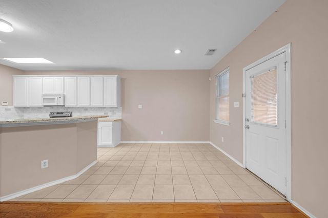 38 E Stedhill Loop, The Woodlands, TX 77384