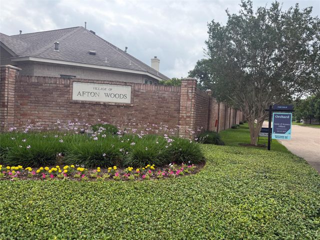 1211 Campton Court, Houston, TX 77055