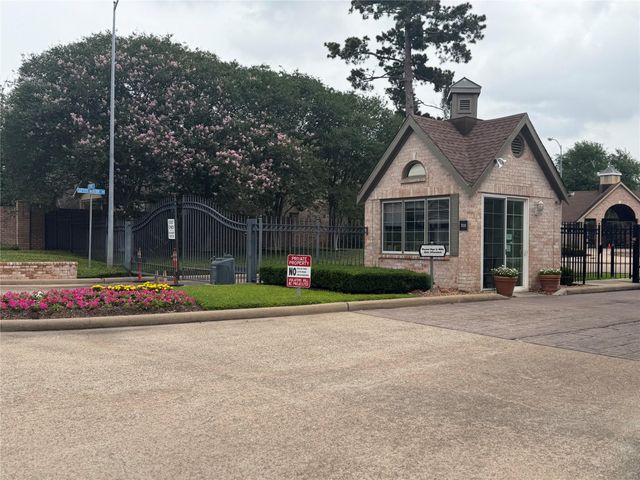 1211 Campton Court, Houston, TX 77055