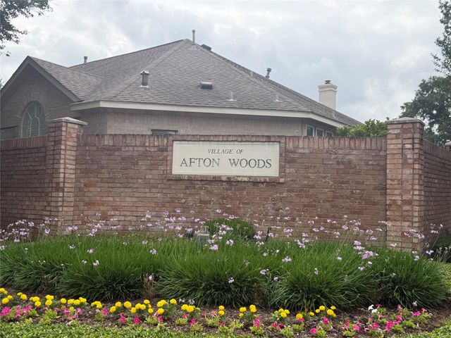 1211 Campton Court, Houston, TX 77055