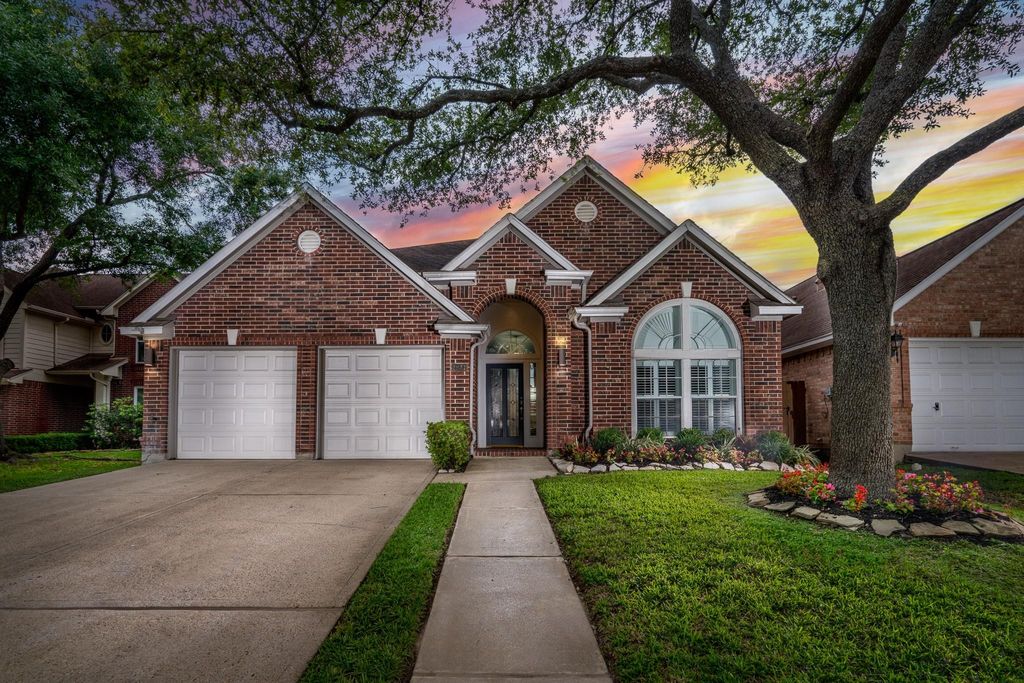 1211 Campton Court, Houston, TX 77055