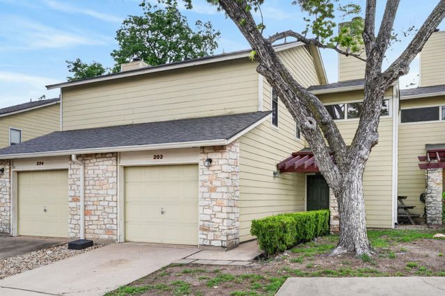 512 Eberhart LN 203, Austin, TX 78745