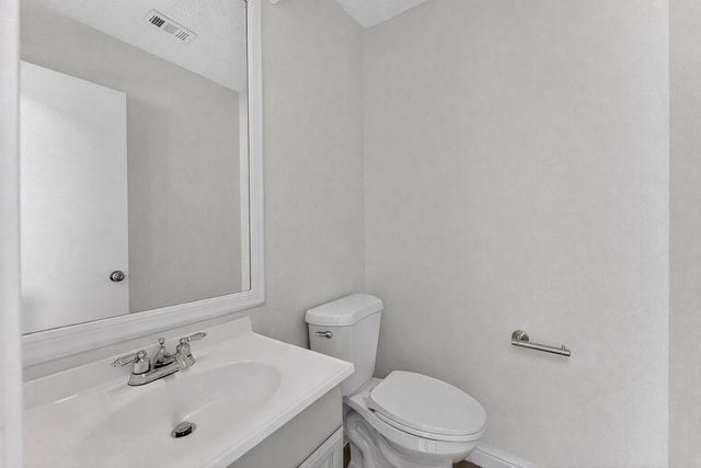 512 Eberhart LN 203, Austin, TX 78745