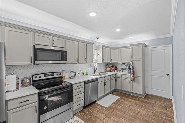 6004 Park Avenue, Kansas City, MO 64130