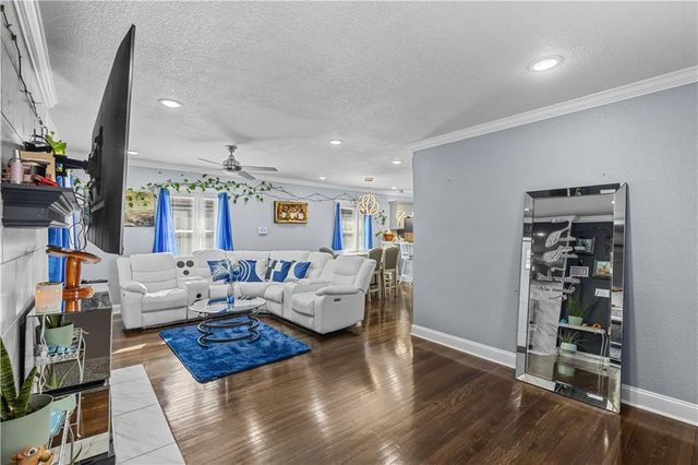 6004 Park Avenue, Kansas City, MO 64130