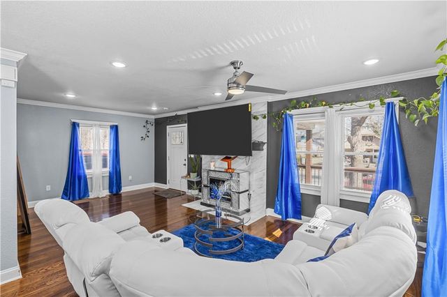 6004 Park Avenue, Kansas City, MO 64130