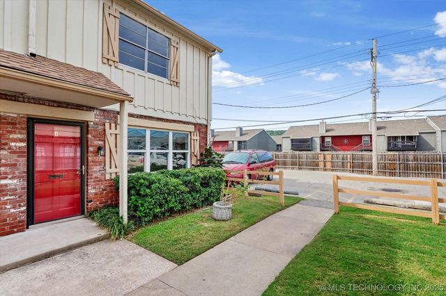 6160 S Madison Place 6160-D, Tulsa, OK 74136