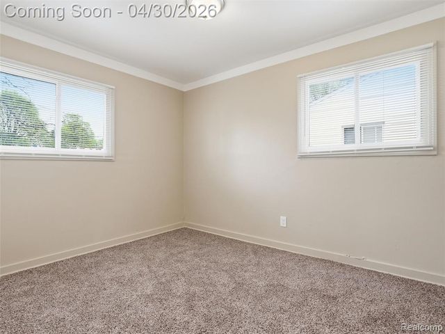 764 E Tennyson Avenue, Pontiac, MI 48340