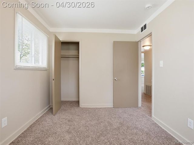 764 E Tennyson Avenue, Pontiac, MI 48340