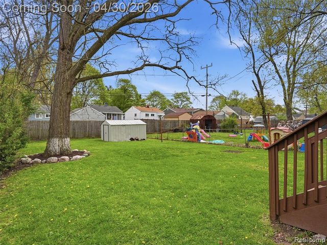 764 E Tennyson Avenue, Pontiac, MI 48340