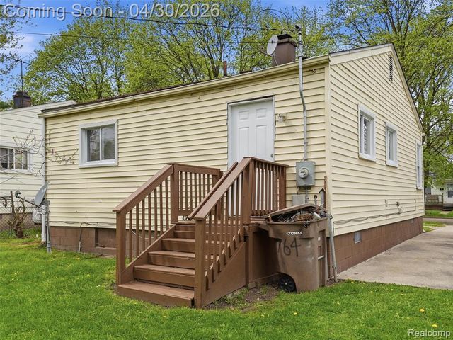 764 E Tennyson Avenue, Pontiac, MI 48340