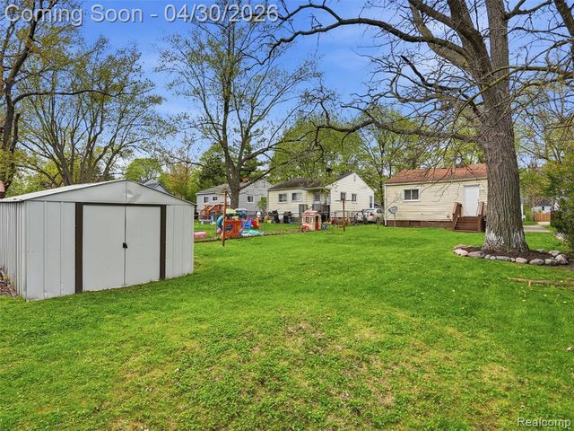 764 E Tennyson Avenue, Pontiac, MI 48340