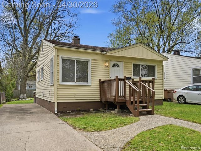 764 E Tennyson Avenue, Pontiac, MI 48340