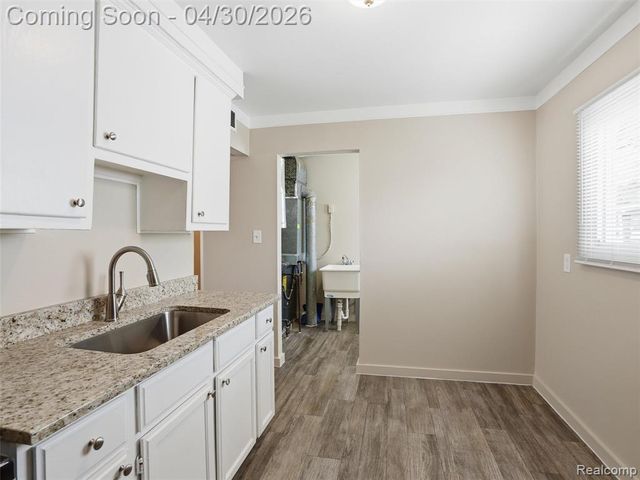 764 E Tennyson Avenue, Pontiac, MI 48340