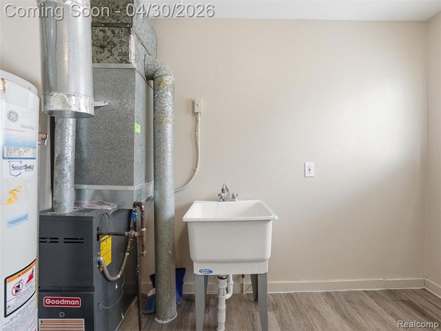 764 E Tennyson Avenue, Pontiac, MI 48340