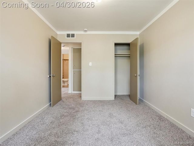 764 E Tennyson Avenue, Pontiac, MI 48340