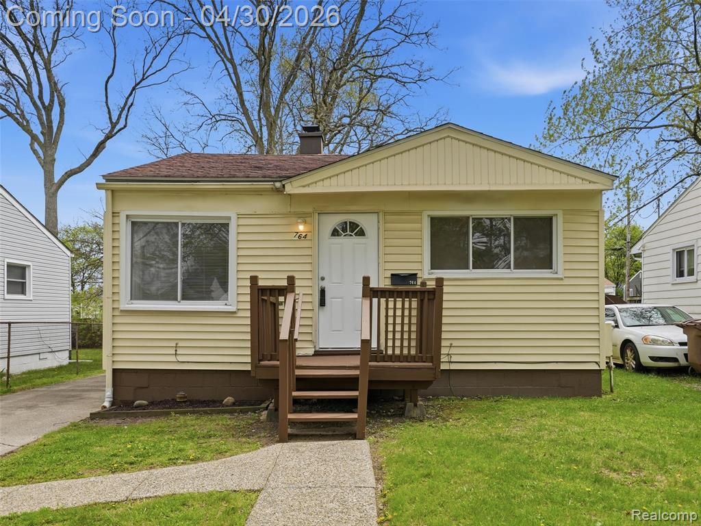 764 E Tennyson Avenue, Pontiac, MI 48340