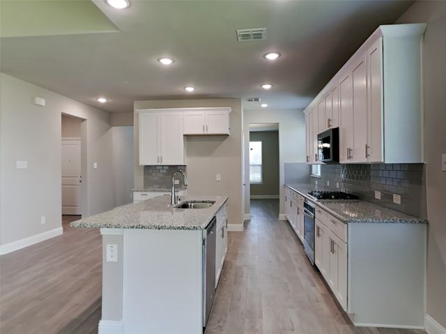 1024 Meadowlark Avenue, Forney, TX 75126