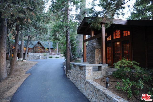 365 Mittry Lane, Lake Arrowhead, CA 92352