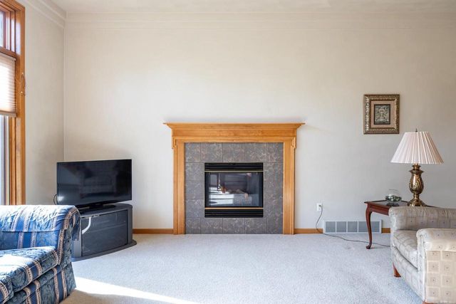 1504 MEADOWBREEZE CIRCLE, Neenah, WI 54956