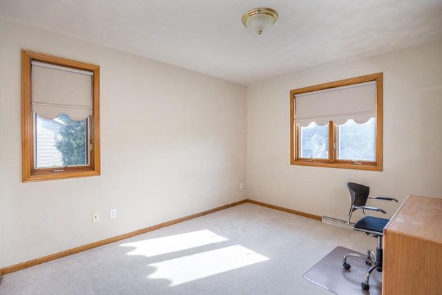 1504 MEADOWBREEZE CIRCLE, Neenah, WI 54956