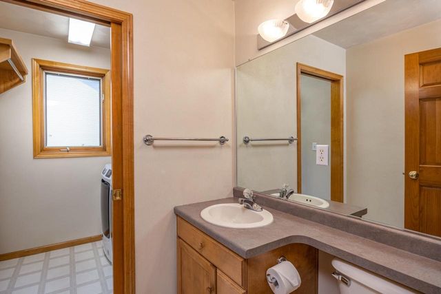 1504 MEADOWBREEZE CIRCLE, Neenah, WI 54956