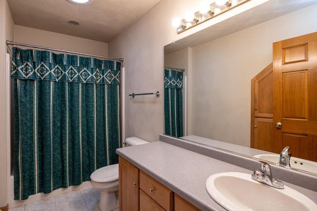 1504 MEADOWBREEZE CIRCLE, Neenah, WI 54956