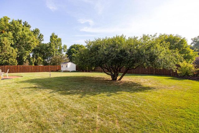 1504 MEADOWBREEZE CIRCLE, Neenah, WI 54956