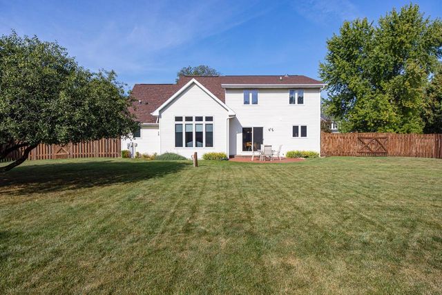 1504 MEADOWBREEZE CIRCLE, Neenah, WI 54956