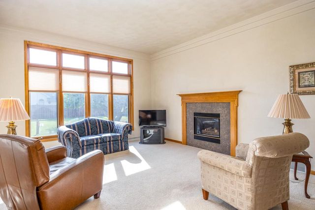 1504 MEADOWBREEZE CIRCLE, Neenah, WI 54956