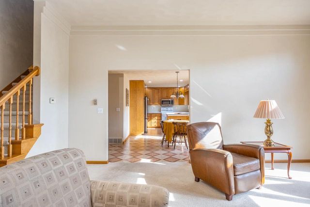 1504 MEADOWBREEZE CIRCLE, Neenah, WI 54956