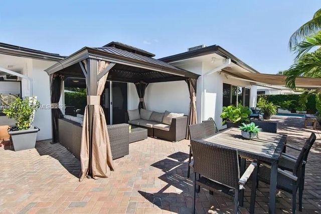 2125 NE 17th Terrace, Wilton Manors, FL 33305