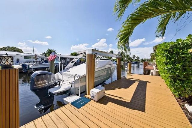 2125 NE 17th Terrace, Wilton Manors, FL 33305