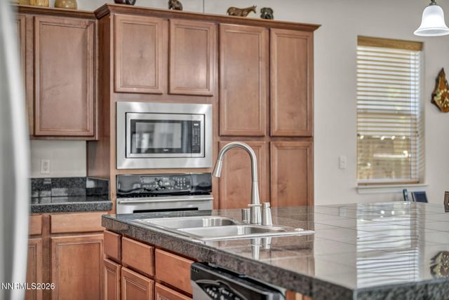 1753 Bella Casa Drive, Minden, NV 89423