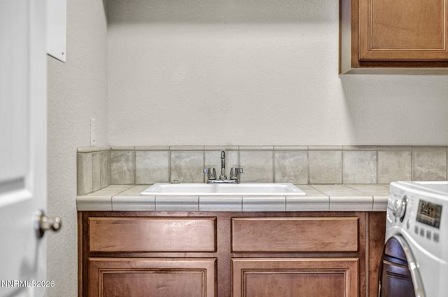 1753 Bella Casa Drive, Minden, NV 89423