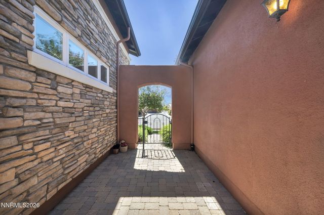 1753 Bella Casa Drive, Minden, NV 89423