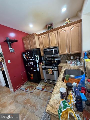 1121 8TH ST NE, Washington, DC 20002