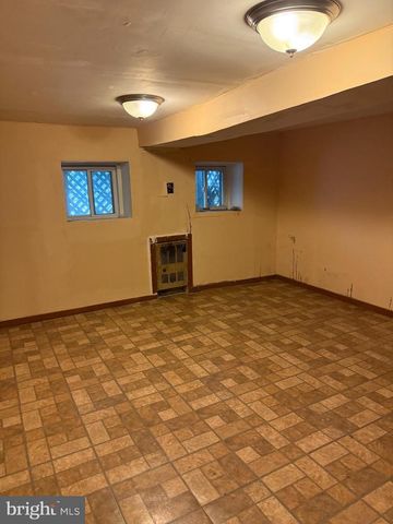 1121 8TH ST NE, Washington, DC 20002