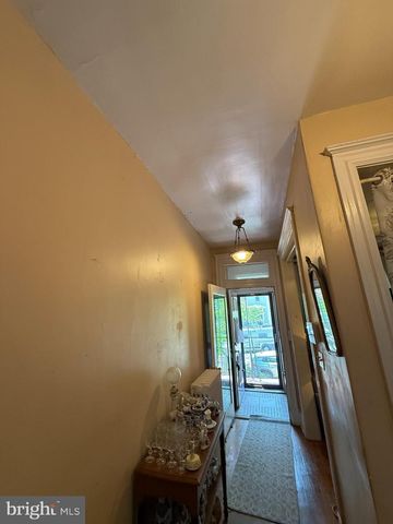 1121 8TH ST NE, Washington, DC 20002