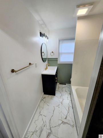 1303 Hilltop Dr, Mayfield, KY 42066