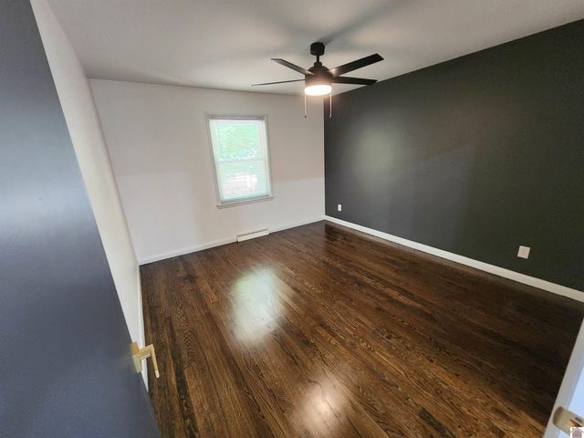 1303 Hilltop Dr, Mayfield, KY 42066