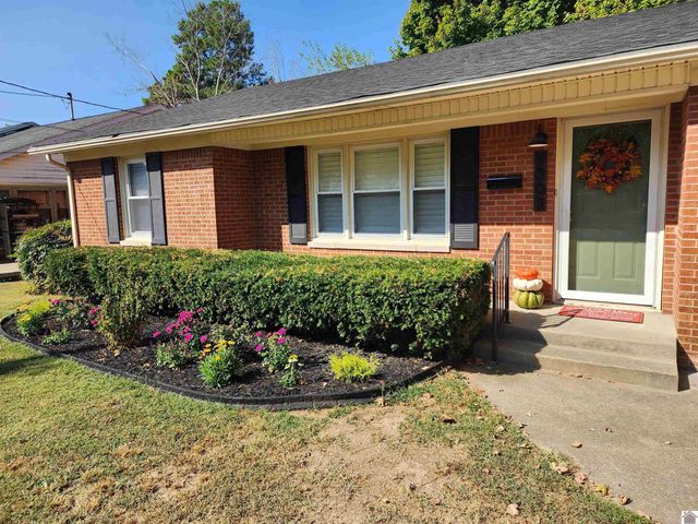 1303 Hilltop Dr, Mayfield, KY 42066