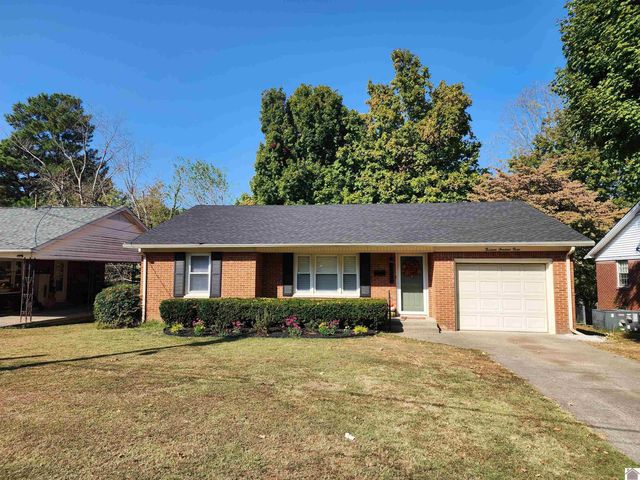 1303 Hilltop Dr, Mayfield, KY 42066