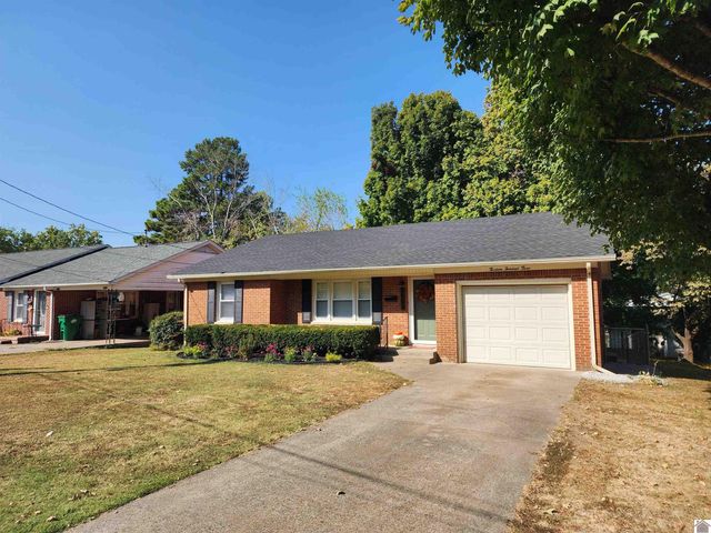 1303 Hilltop Dr, Mayfield, KY 42066