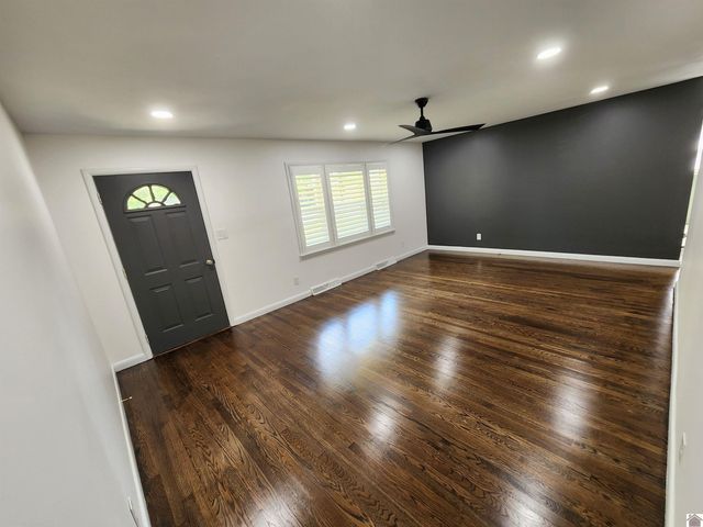 1303 Hilltop Dr, Mayfield, KY 42066