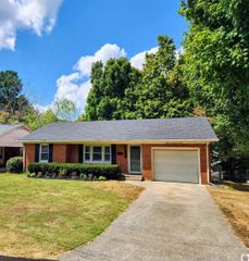 1303 Hilltop Dr, Mayfield, KY 42066