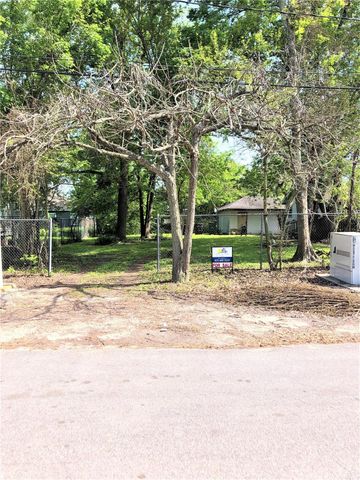 991 Reverend B J Lewis Drive, Houston, TX 77088